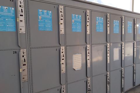 Luggage storage lockers